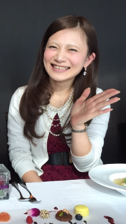 河野 ひかりさんのコーディネート画像